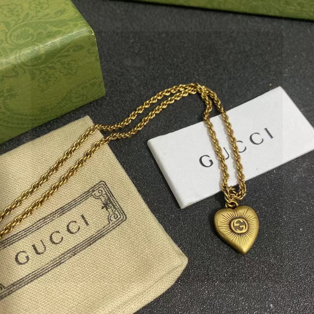 Gucci necklace (Category: Jewelry) located in Campbellton. Submitted by pilavullat29024 (Listing ID 1341288030, Image 2). Description: .