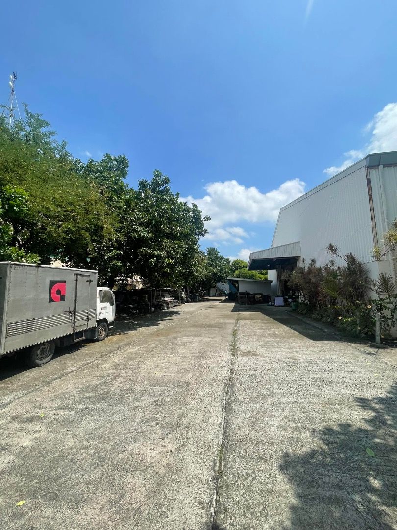 Laguna Technopark Lot & Warehouse for Sale (Category: Lot) located in Makati City. Submitted by raissa_09171728168 (Listing ID 1341255409, Image 3). Description: LAGUNA TECHNOPARK WAREHOUSE FOR SALE Industrial Warehouse Property For Sale located in Laguna Technopark Lot Area = 8600sqm Building Floor Area = 2200sqm with existing well maintained high ceiling warehouse Corner lot P50K/sqm P430M (NEGOTIABLE).