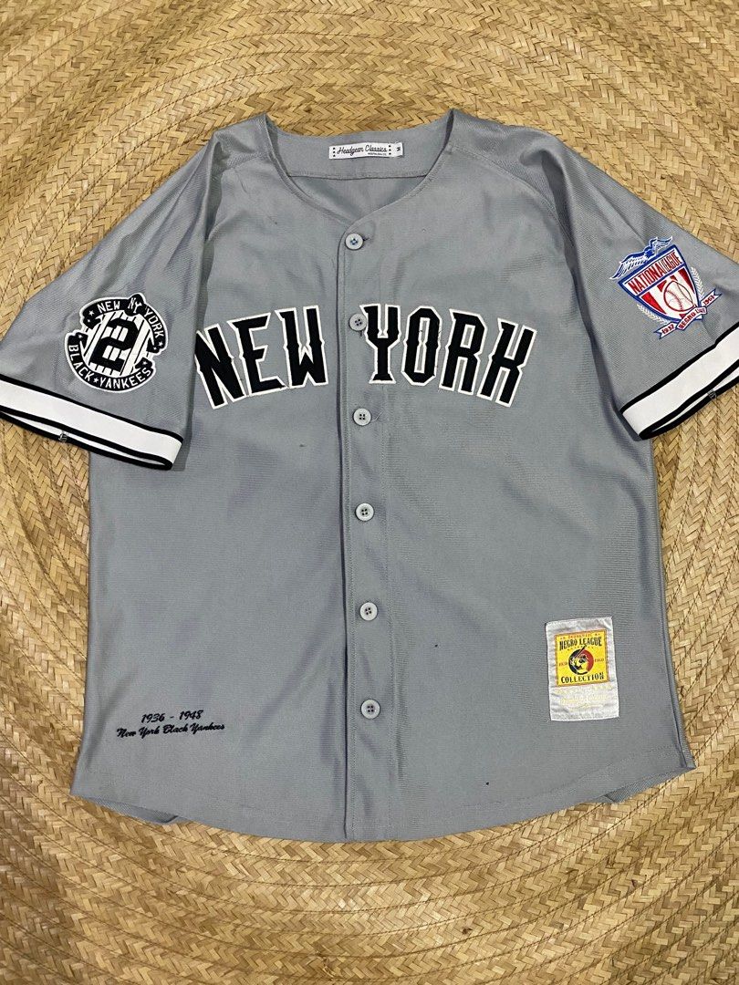New york yankees vintage jersey (Category: Tshirts & Polo Shirts ) located in Batangas. Submitted by arries_thirft (Listing ID 1341342339, Image 1). Description: Vintage new york yankees jersey Excellent condition No issue 10/10 colorrate Size large Dimes 23 x 28.5 2000 free shipping Batangas location.