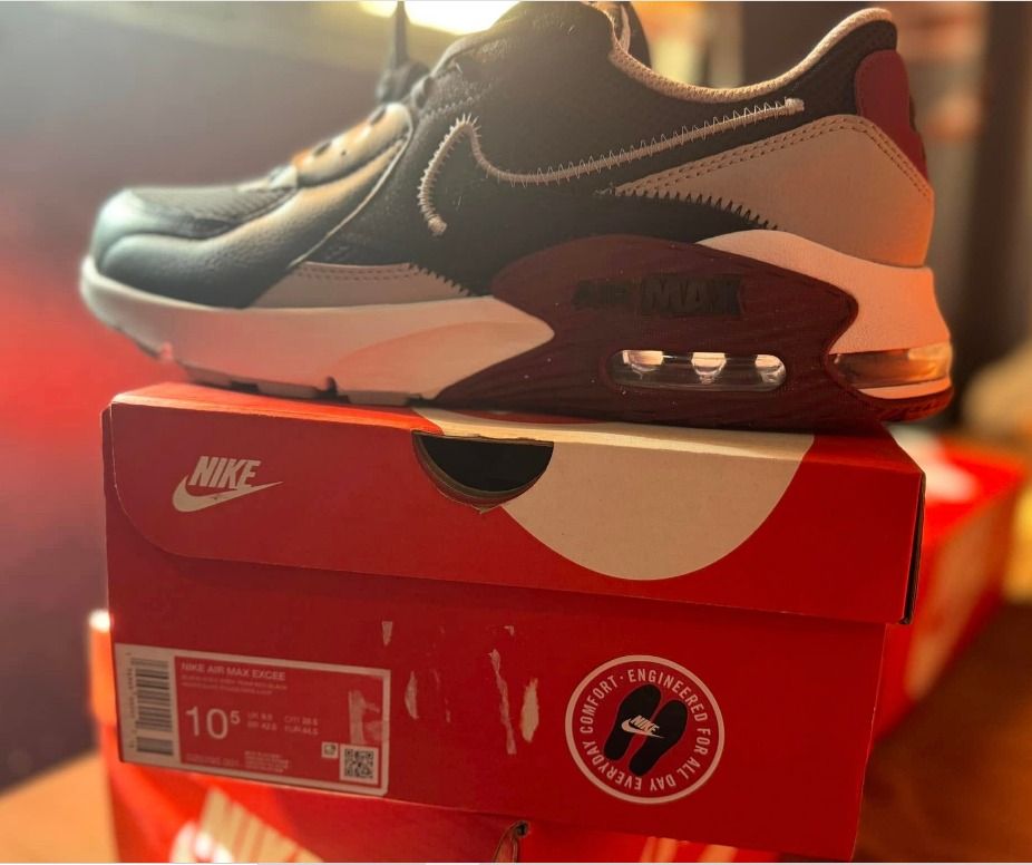 Nike Airmax Excee (Category: Sneakers) located in Caloocan City. Submitted by brainstew (Listing ID 1341293674, Image 3). Description: Decluttering: NIKE AIRMAX EXCEE Size 10.5/ with og box BRAND NEW PHP 4,500 ONLY! 100% Original money back guaranteed if proven fake. Shipping fee is shouldered by the buyer.