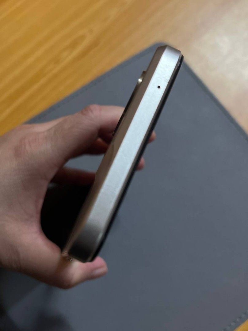 Oppo Reno 8 5g (Category: OPPO) located in Manila. Submitted by mariamayde91206 (Listing ID 1341404762, Image 3). Description: lightly used. first owner. including charger original. fast charging. no issues of repair. hindi nagla-lag pwede sa maselan. meet up anywhere in Marikina, unli check upon meet up. Oppo Reno 8 5g. bought for 28k in Market Market (you can see the receipt). fast charging 15mins full charge na agad, matagal malowbat. RFS: Upg