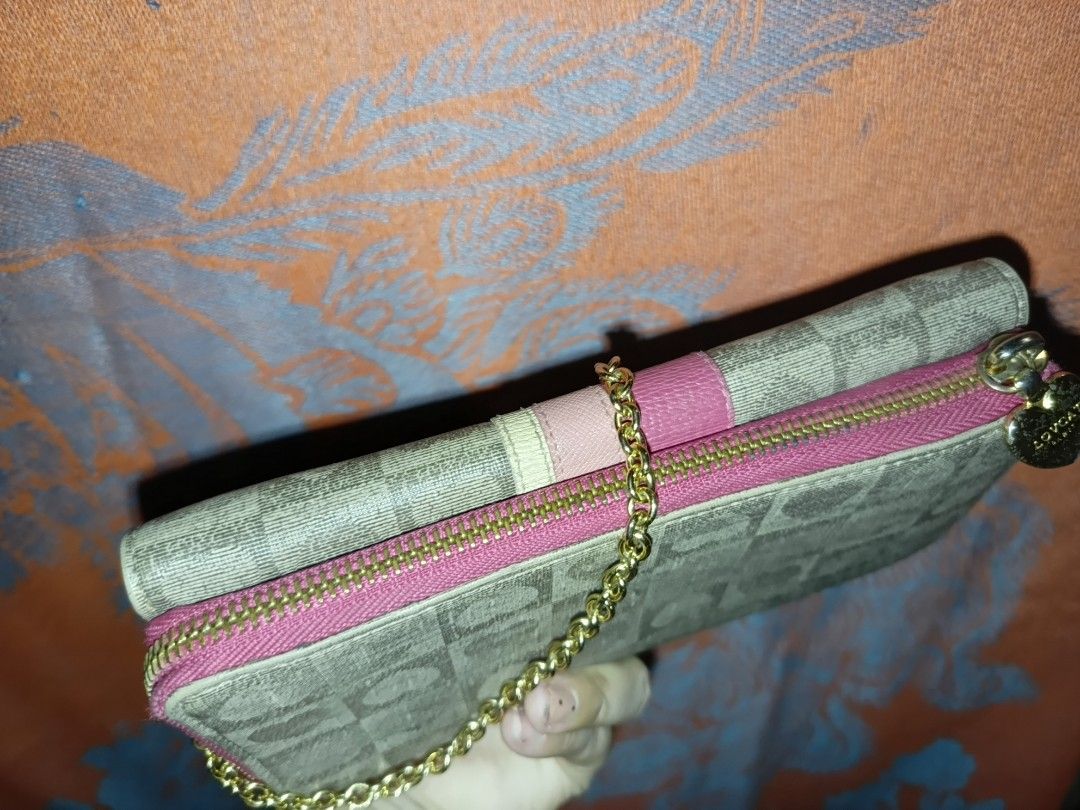 Pre-owned Authentic Lovcat CP Wallet Sling (Category: Luxury Bags & Wallets) located in Davao. Submitted by psmerchandfashion (Listing ID 1341385256, Image 3). Description: Like new, rarely used Has 15 card pockets Price negotiable for sure buyers Bought this for 2,800.00.