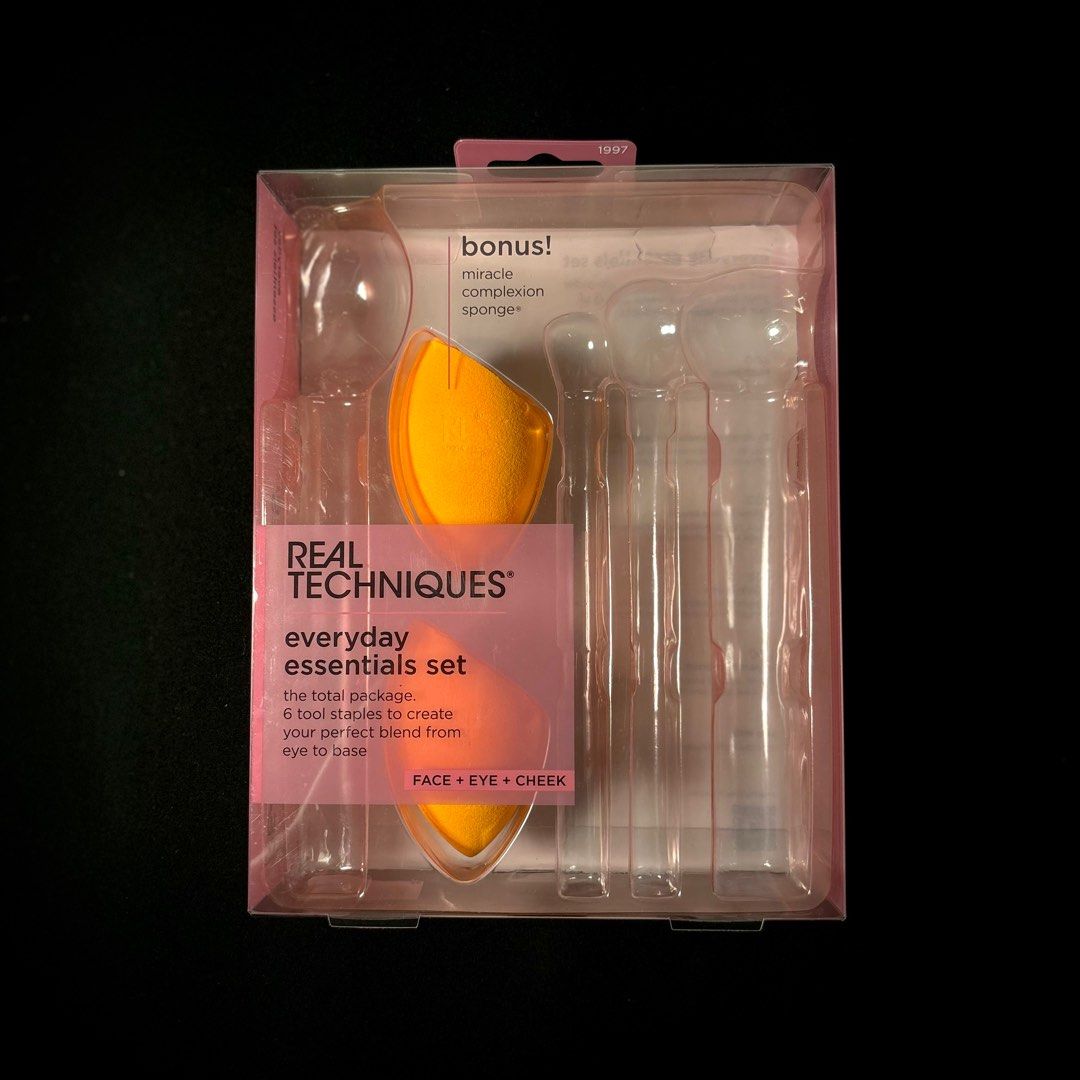 Real Techniques 2 pc Miracle Complexion Makeup Sponge / Beauty Blender (Category: Makeup) located in Pasig City. Submitted by moonstoneblue (Listing ID 1341369505, Image 1). Description: Brand new, never been taken out of the packaging. Purchased from the official RT store in Amazon (order slip in third pic). From the 6 pc Everyday Essentials Set. Packaging will be included. RFS: Only needed the brushes.