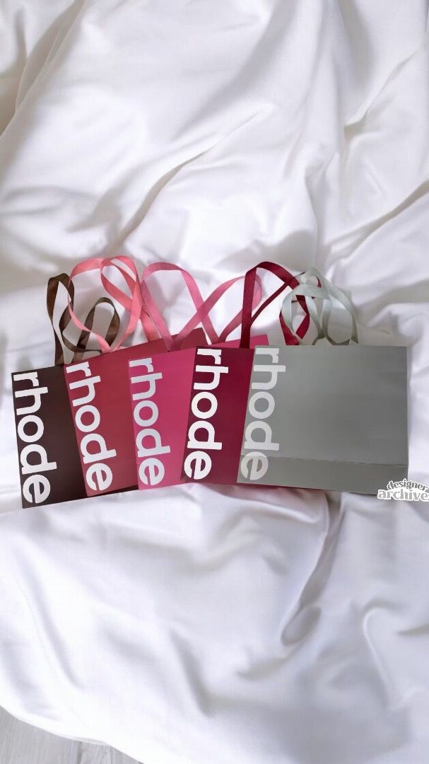 Rhode Paperbag (Limited) (Category: Makeup) located in Manila. Submitted by designerarchives.ph (Listing ID 1341394618, Image 1). Description: +499 only if you purchase a rhode case or lip peptide from me If you wanna purchase the paperbag only, it’s 699 :-) 10 days arrival 50% dp is required Buyer will shoulder the sf!.