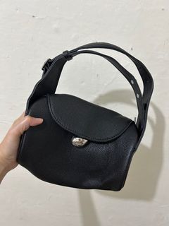 (Kategori: ) berada di . Dikirim oleh salsabillaa_ (ID iklan 1341315685, Gambar 1). Deskripsi: .