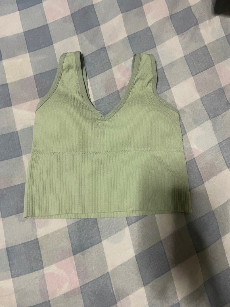 Sports Bra or Bra Top (Category: Activewear) located in Quezon City. Submitted by domcu (Listing ID 1341368707, Image 1). Description: best fits small.