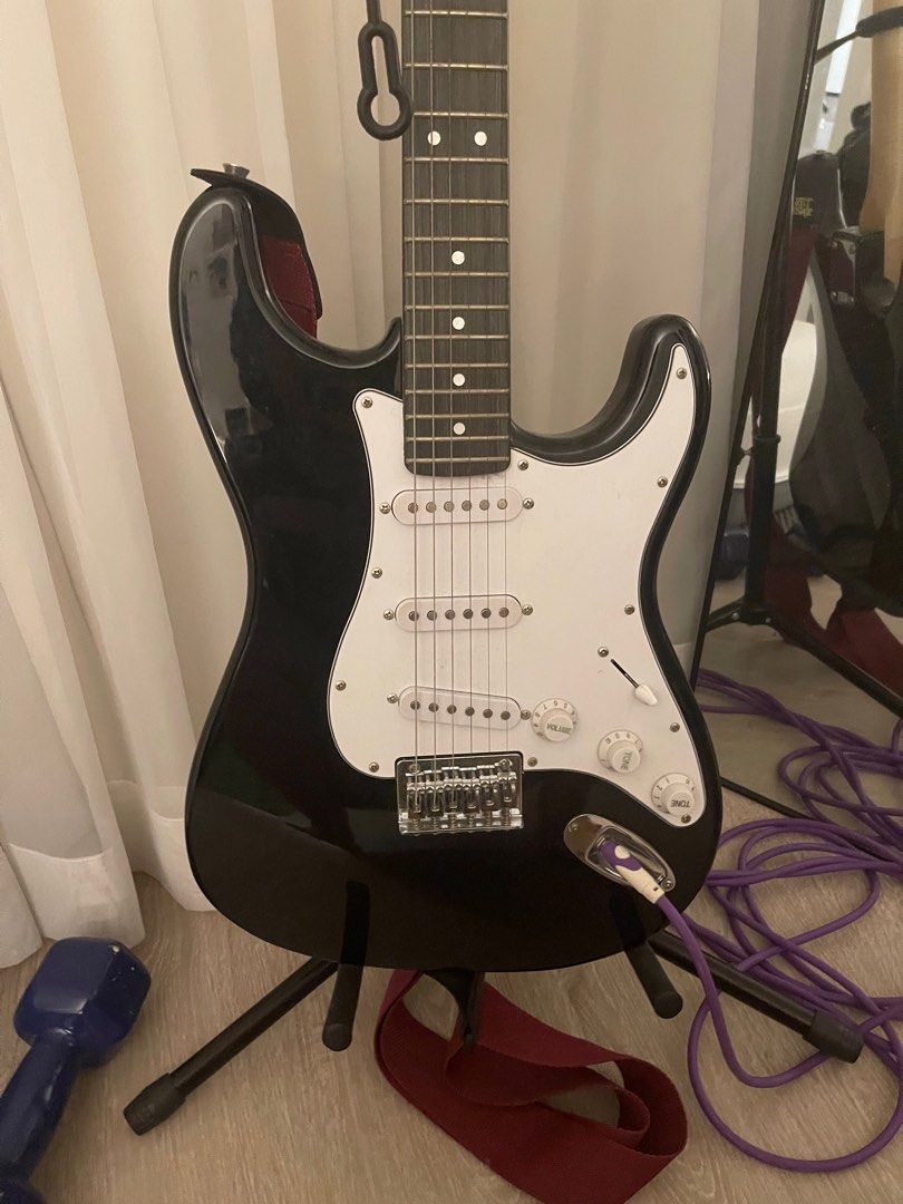 authentic Squier Fender Stratocaster for sale (Category: Musical Instruments) located in Quezon City. Submitted by ilovemunchies (Listing ID 1341352345, Image 2). Description: -rusty strings (can be replaced) -knob engraving are a little green but barely noticeable -barely used -no flaws -great condition rfs: need funds for my cat :) -gcash only -dm for more pics or details!.