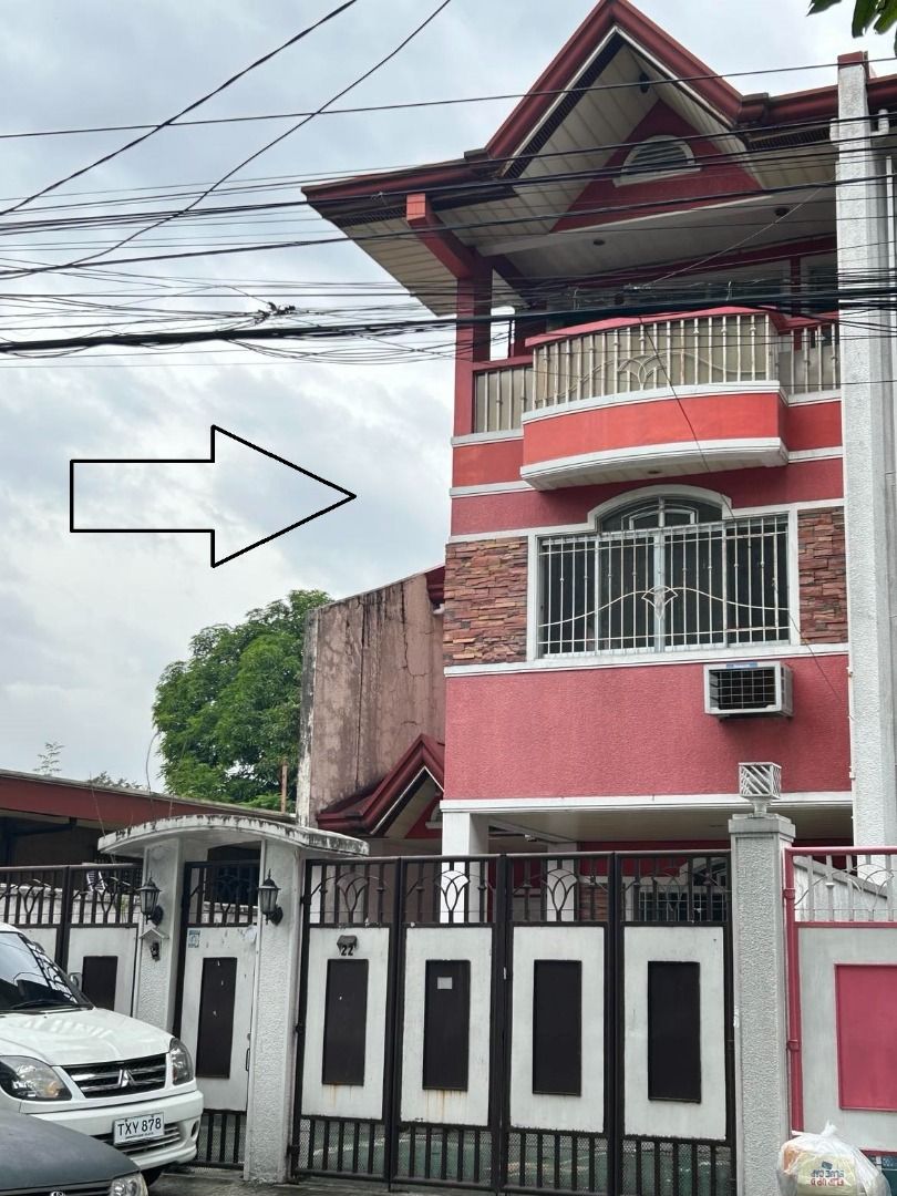 ThreeStorey Foreclosed House & Lot for SALE in Teacher's Village
