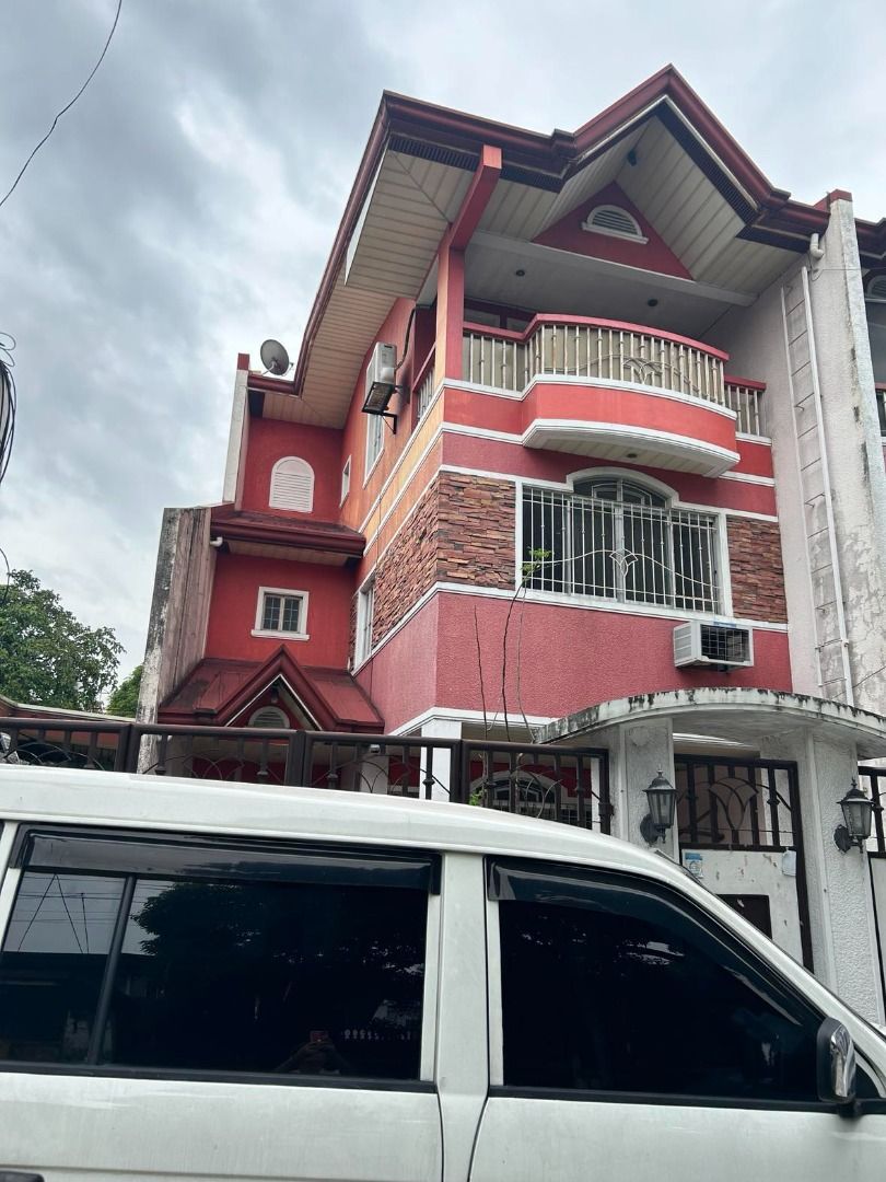 ThreeStorey Foreclosed House & Lot for SALE in Teacher's Village