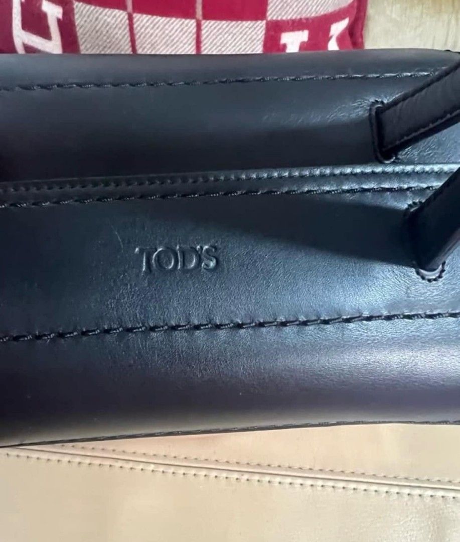 Tod's Doctors Bag (Category: Luxury Bags & Wallets) located in Paranaque City. Submitted by whimsyandwonder (Listing ID 1341370537, Image 3). Description: Tod’s Doctor bag Size W29 x H 20 x D 13 CM Comes with Authenticy card and dust bag negotiable for sure buyer.