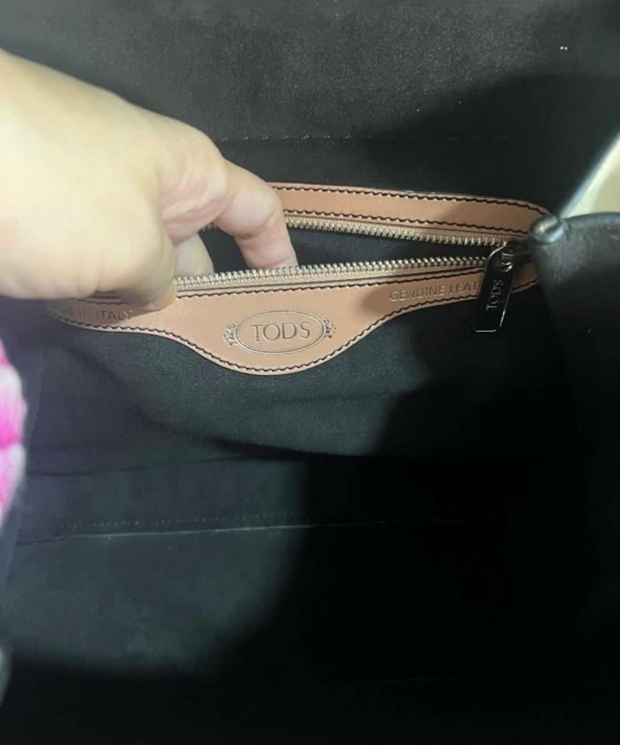 Tod's Doctors Bag (Category: Luxury Bags & Wallets) located in Paranaque City. Submitted by whimsyandwonder (Listing ID 1341370537, Image 2). Description: Tod’s Doctor bag Size W29 x H 20 x D 13 CM Comes with Authenticy card and dust bag negotiable for sure buyer.
