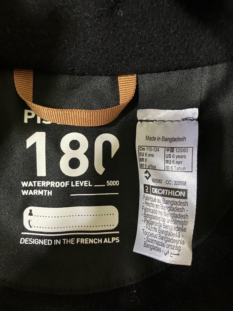 Winter Jacket (Category: Babies & Kids Fashion) located in Singapore. Submitted by ryan547 (Listing ID 1341297358, Image 2). Description: Kids ski jacket suitable for height 110-120cm. .