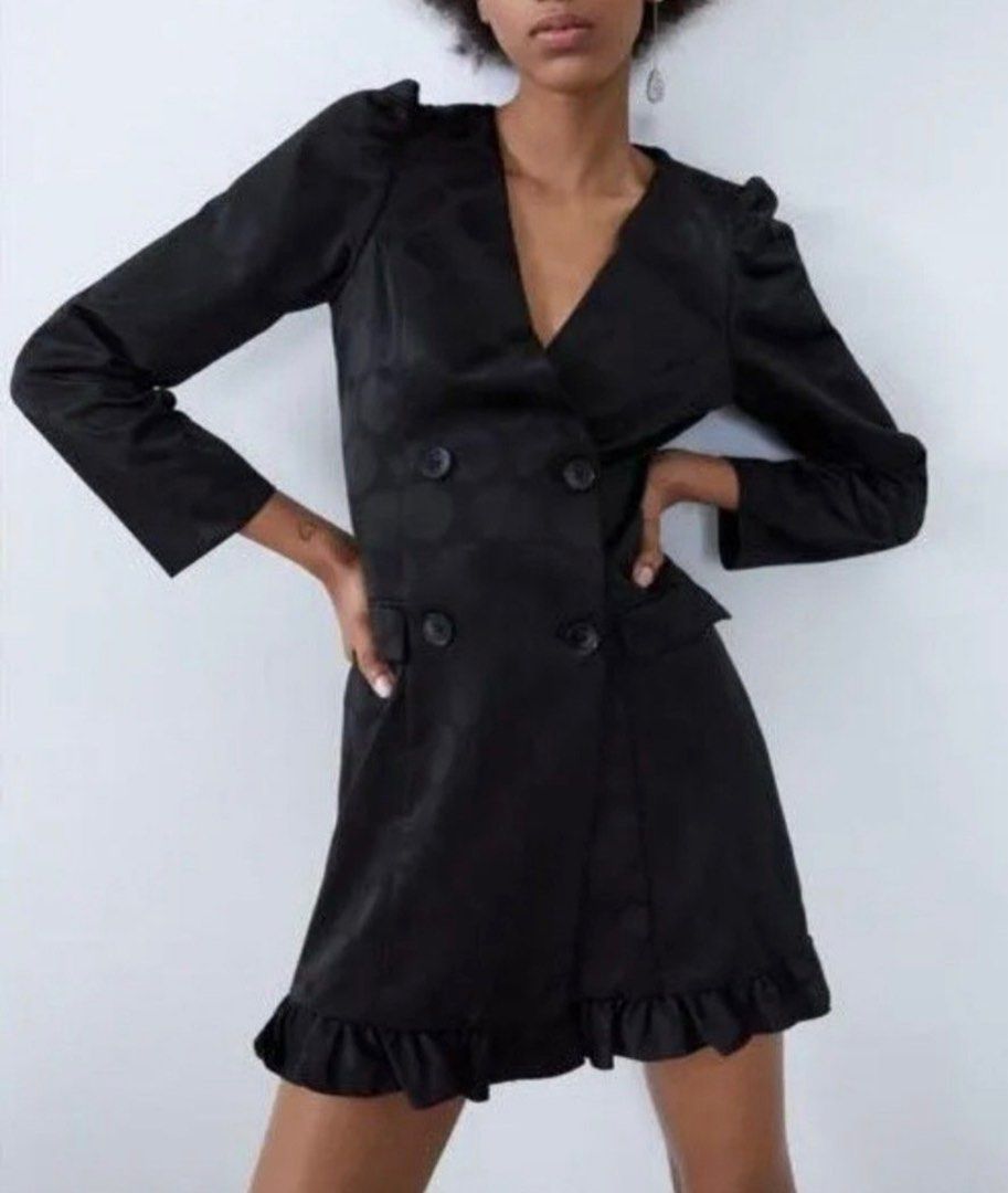 Zara Blazer Dress (Category: Dresses) located in Manila. Submitted by vrnykshv (Listing ID 1341307998, Image 1). Description: Good as new and same as in the picture. Di lang talaga sya kasya sa bust area 🥹.