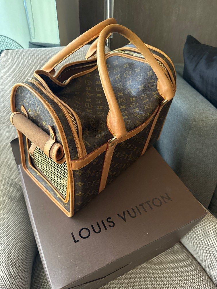 Auth Louis Vuitton Monogram Dog/ Pet Bag (Category: Luxury Bags & Wallets) located in Taguig. Submitted by hersheykylie (Listing ID 1341427084, Image 1). Description: LIKE NEW! Never been used Never nailabas or nagamit ng dog ko. 100% Authentic. Na-stored lang My minimal flaw not sure sa kung normal sa leather ni LV. Please see photo. Binebenta sa ebay ng 200k + shipping Still nego sa sure buyer Lowballers will be ignored Meetup only in BGC para 