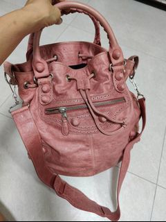(Category: ) located in . Submitted by aujoos (Listing ID 1259595554, Image 1). Description: .