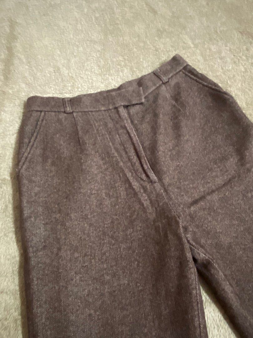 Brown pants (Category: Other Bottoms) located in Ipoh. Submitted by rrhyce (Listing ID 1341470621, Image 2). Description: .