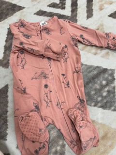 (Category: ) located in . Submitted by wardrobeandco (Listing ID 1341525314, Image 1). Description: .
