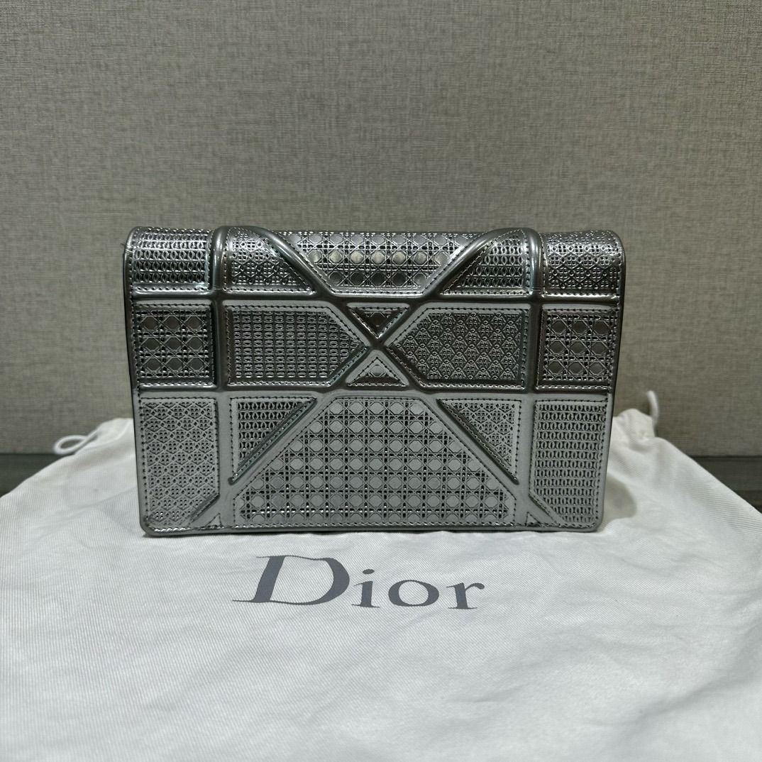 Diorama woc silver top