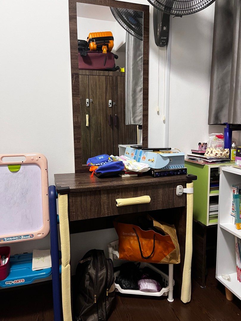 Dressing Table (Category: Bedding & Towels) located in Singapore. Submitted by mayahoang (Listing ID 1341442076, Image 2). Description: Sell the dressing table to have more space for kid. Lightly use and no defect. Bought from Fortytwo originally 99$. .