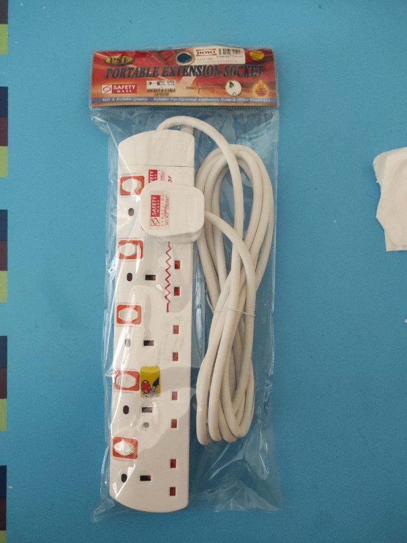Extension Socket (Category: Other Accessories) located in Singapore. Submitted by zenfox.8d2233 (Listing ID 1341416551, Image 1). Description: 3 Meters.