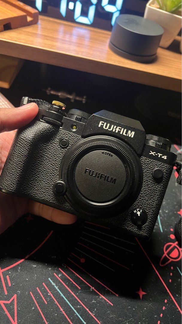 Fujifilm XT4 body only (Category: Cameras) located in Makati City. Submitted by aaronf20 (Listing ID 1341555368, Image 1). Description: Selling my Fujifilm XT4 body only Some minor flaw but does not affect the unit. Shutter count 12k+ Inclusion: body, 2 extra batteries, charger Rfs: hinde na maxadong nagagamit .