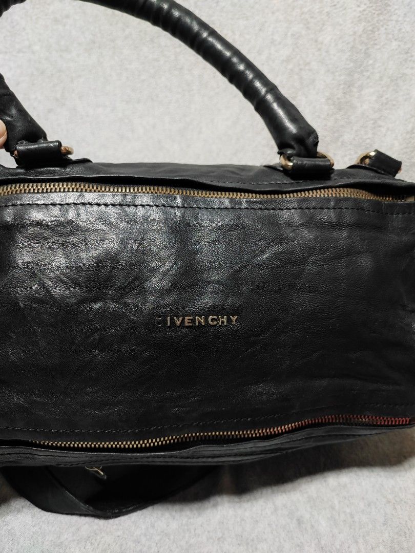 Givenchy pandora (Category: Luxury Bags & Wallets) located in Baguio. Submitted by jayrgijc52758 (Listing ID 1341495147, Image 2). Description: Givenchy pandora Medium size Missing letter G In very good condition pa 2300.