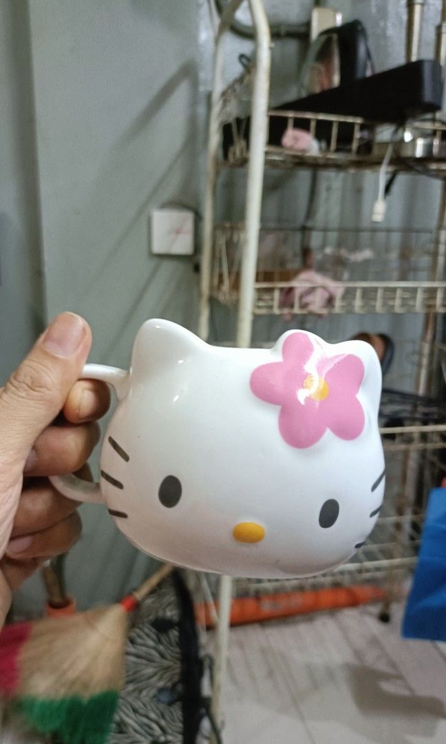 Hello kitty/ tweety bird vintage mugs (Category: Coffee & Tea Tableware) located in Manila. Submitted by fasyonada (Listing ID 1341429222, Image 2). Description: hello kitty 4 pcs tweety bird 2 pcs vintage mugs bought in japan legit 500 per piece.