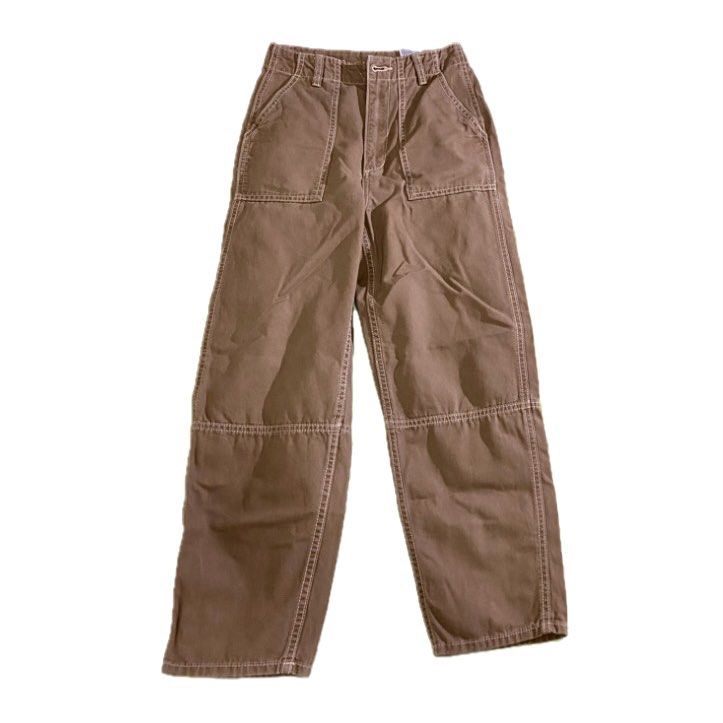 H&M khaki straight cut utility pants (Category: Other Bottoms) located in Cebu City. Submitted by ahbigil (Listing ID 1341517962, Image 1). Description: Note: The photos that are posted are actual photos of the product/s. Colors may differ due to lighting conditions. -H&M -rarely worn -CAN PASS AS BRAND NEW -took care of this pants so it still looks sleek -fits XS-Small frames (size is 32 in H&M sizing. Please refer to the model reference below) 