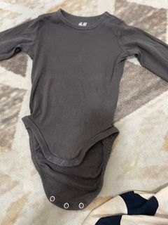 (Category: ) located in . Submitted by wardrobeandco (Listing ID 1341527250, Image 1). Description: .