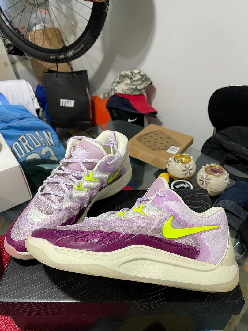 NIKE KD 17 SIZE 11 (Category: Sneakers) located in San Pedro. Submitted by slatch_7 (Listing ID 1341533661, Image 2). Description: Brand New KD 17 (from nike outlet ph) bought for 8,395 pesos never been worn Size: 11.