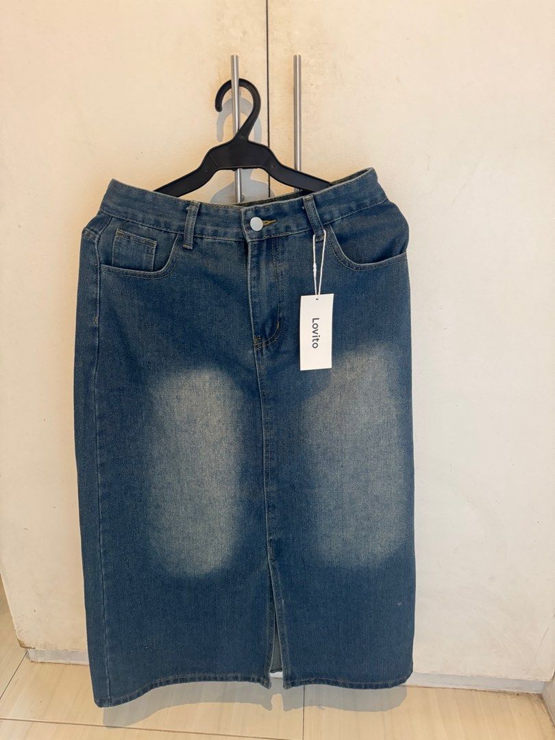 Lovito Denim Skirt - front slit with tag (Category: Skirts) located in Makati City. Submitted by chaseyourdreams2014 (Listing ID 1341457807, Image 1). Description: Brandnew Size Large on tag With tags pa I can send more photos DM me.
