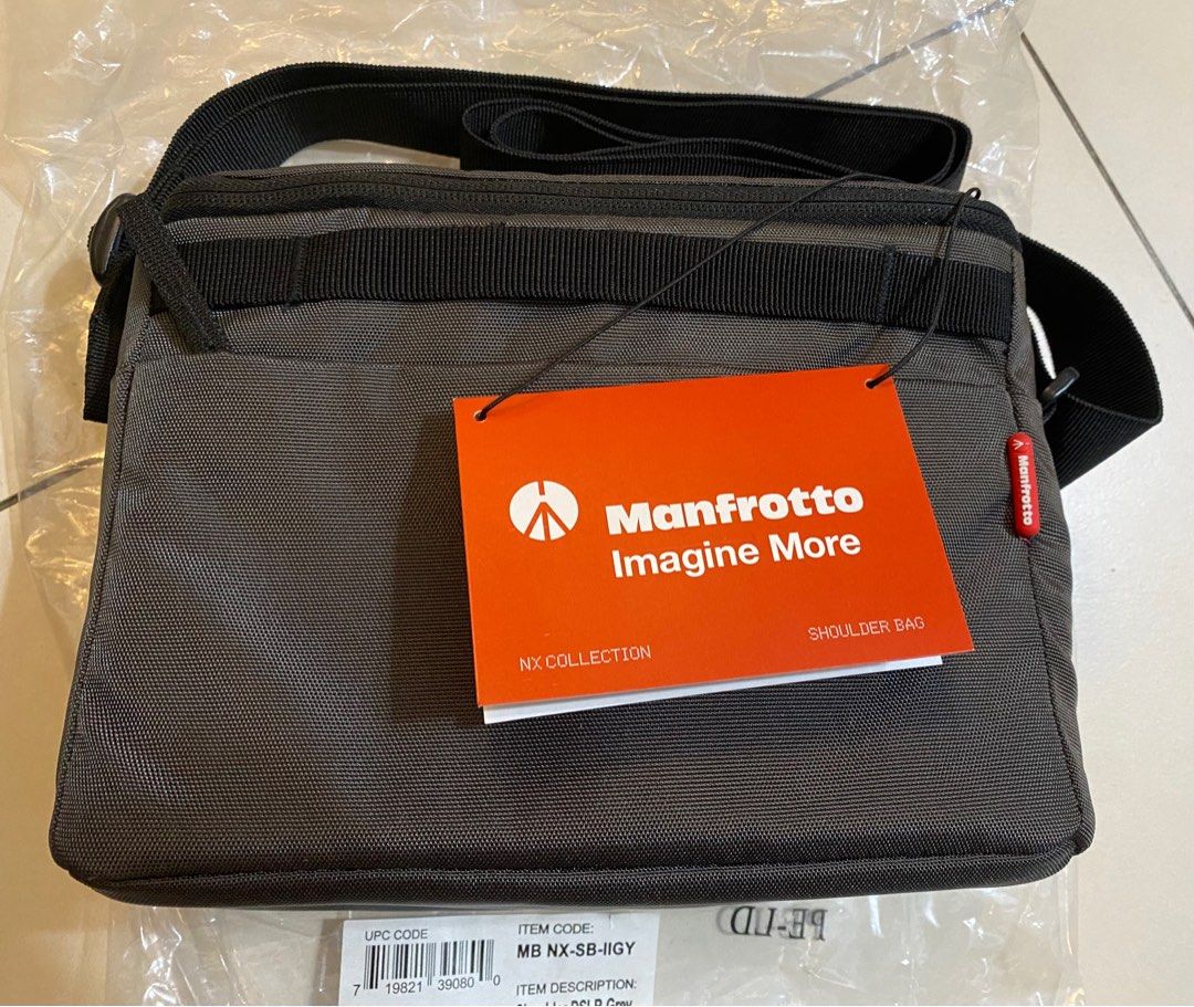 Manfrotto NX camera shoulder bag DSLR I Grey (Category: Camera Bags & Carriers) located in Paranaque City. Submitted by carsal (Listing ID 1341583613, Image 3). Description: Internal dividers for multiple configurations Top load design make changing lenses so easy and natural Internal and external pockets for media and small accessories Comfortable shoulder strap for easy transport Weight: 0.23 kg Dimesions:23x11x19 Colour: Gray Payment to Gcash 