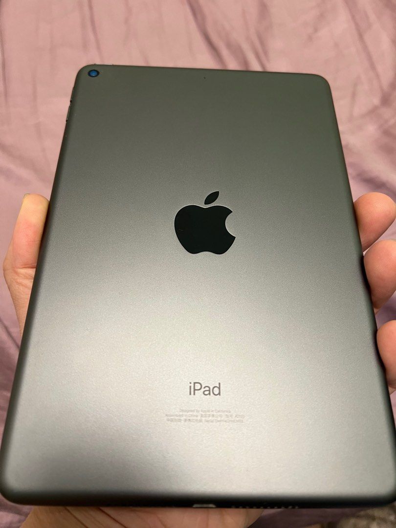 Mini （分類：平板電腦 - iPad）位於 Hong Kong。 由 kcken 提交（商品編號 1341559183，圖片 3）。簡介： 國行iPad mini 5 WiFi 版64GB 淨機 睇片睇戲打機一流。音量鍵邊有少花不影響按鍵 其他功能正常，指紋解鎖正常。屏幕貼有玻璃貼。跟一個保護套。。