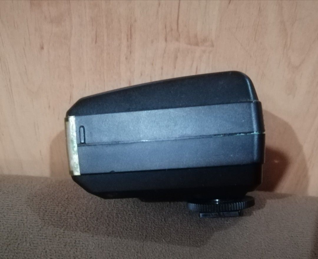 Minolta program 1800 AF retro cam flash 1980s (Category: Flashes) located in Quezon City. Submitted by goldencity1964 (Listing ID 1341417386, Image 3). Description: Selling retro camera electronic flash MINOLTA PROGRAM 1800 AF UNTESTED..SELLING AS IS WYSIWYG SCAN PIC FOR CONDITION FOR RETRO CAMERA ENTHUSIASTS GREAT ADDITION TO YOUR CAMERA COLLECTION GREAT GIFT FOR CAMERA COLLECTOR TEXT FOR MEET UP.