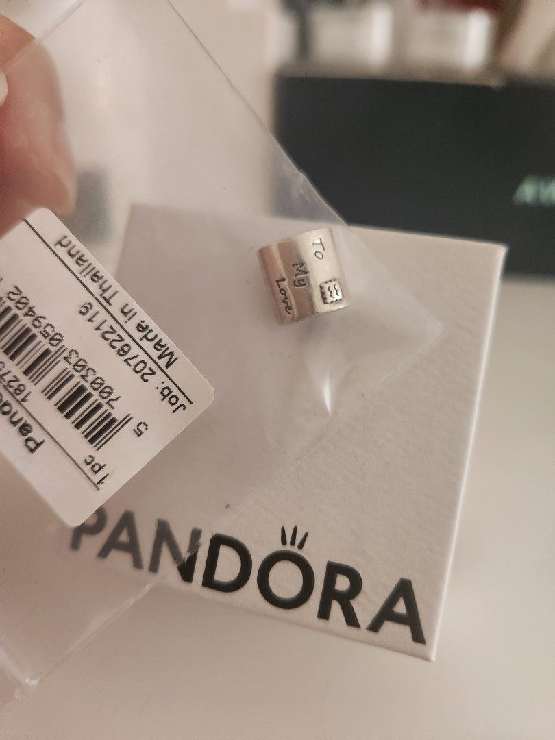 Pandora Evelope (Category: Charms) located in Kuala Lumpur. Submitted by yeevasik (Listing ID 1341490016, Image 1). Description: Pandora Authentic Envelope Charm.