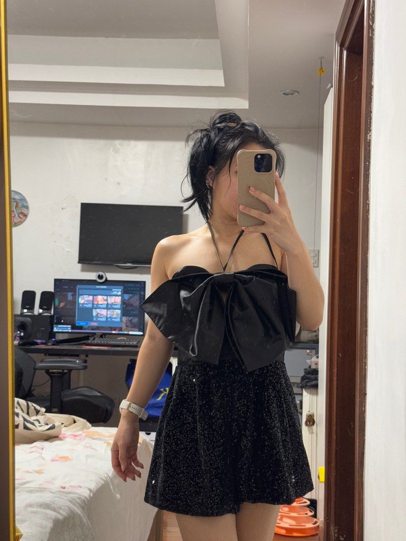 Party / christmas dress black (Category: Rompers) located in Pasay City. Submitted by chinscollection2021 (Listing ID 1341457777, Image 1). Description: .