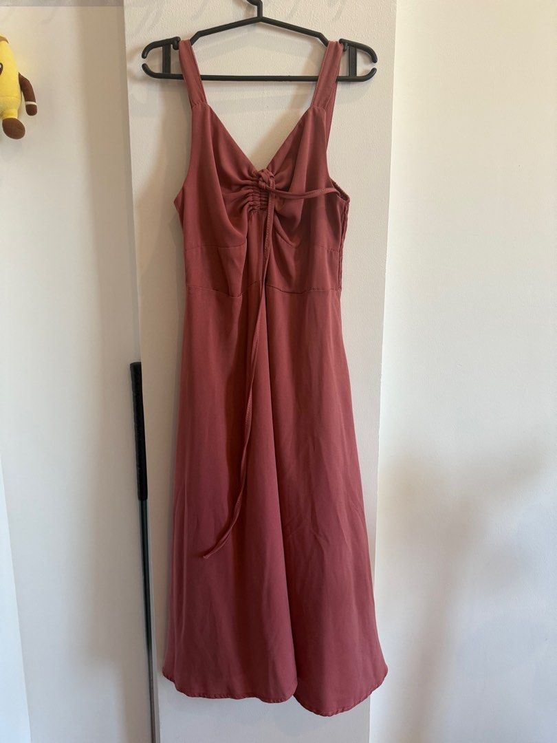 Pink Dress (Category: Dresses) located in Quezon City. Submitted by gutchiebb (Listing ID 1341466052, Image 1). Description: .