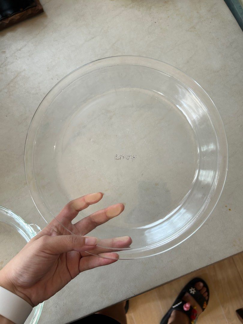 Pyrex 9” glass pie plate (Category: Bakeware) located in Davao. Submitted by sabrinarp (Listing ID 1341500491, Image 2). Description: .