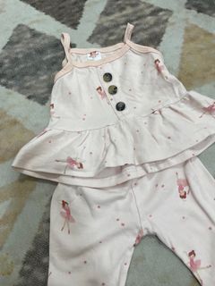 (Category: ) located in . Submitted by wardrobeandco (Listing ID 1341526998, Image 1). Description: .