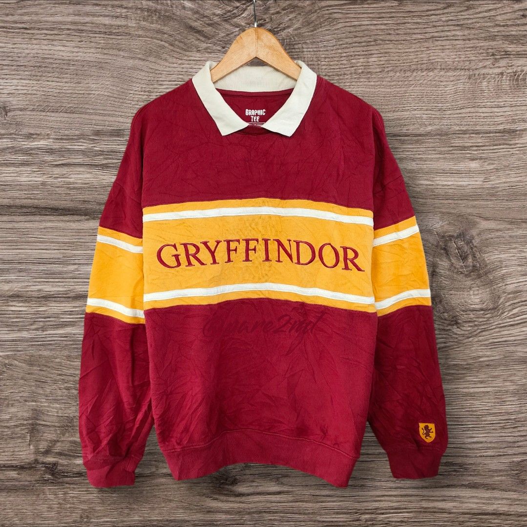 SPAO x Harry Potter Quidditch Sweater GRYFFINDOR Fesyen Pria Pakaian Baju Luaran di Carousell