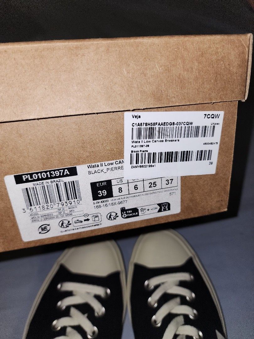 VEJA Wata II Low Canvas Sneakers (Category: Sneakers) located in Manila. Submitted by danii_ (Listing ID 1341576321, Image 2). Description: ▪︎not my size, but at that time, walang available na size 38 so i went with 39 ▪︎worn once just to try if keri. maluwag masyado.