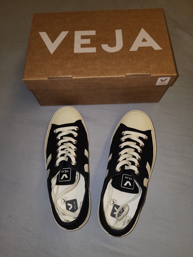 VEJA Wata II Low Canvas Sneakers (Category: Sneakers) located in Manila. Submitted by danii_ (Listing ID 1341576321, Image 1). Description: ▪︎not my size, but at that time, walang available na size 38 so i went with 39 ▪︎worn once just to try if keri. maluwag masyado.