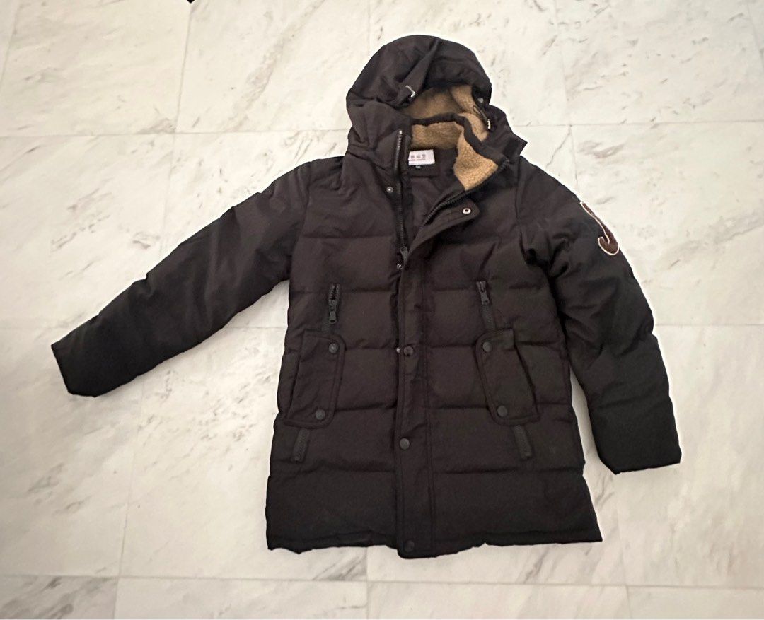 Winter Jacket (Category: Everything Else) located in Singapore. Submitted by warmfish.c0e5f6 (Listing ID 1341480855, Image 2). Description: * Wore once * Size 150 * Fit well for age 10-11 * Appox measurements: Length 68cm, Chest 98cm, shoulder 39cm, sleeve 57cm * Self collect at Tampines.