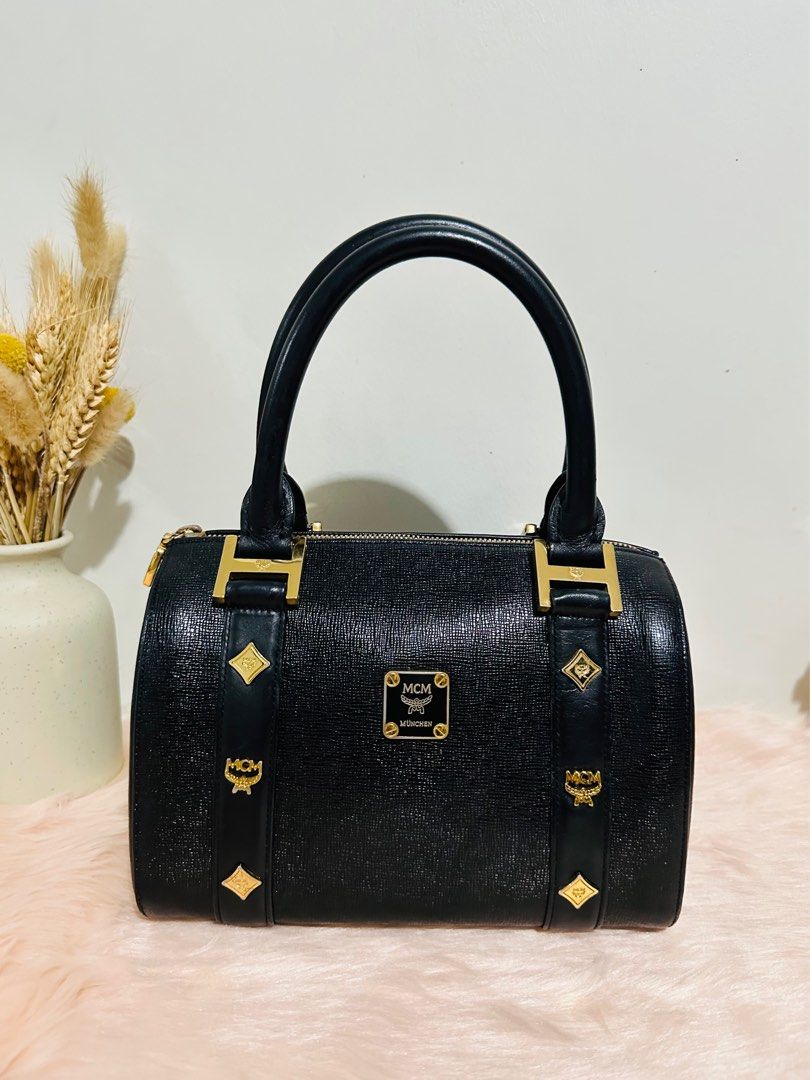 Authentic MCM Small Boston Doctors Bag (Category: Luxury Bags & Wallets) located in Porac. Submitted by bagitupshopph (Listing ID 1337789019, Image 1). Description: MCM Small Boston Bag in Saffiano Grained Leather Gold hardware Still in good condition Kindly manage your expectations as this is a pre-loved bag. Has minor signs of usage For more pics, pm me..