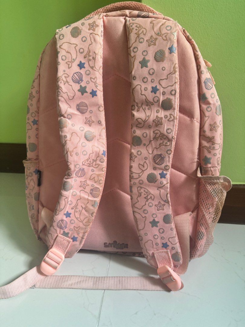 Backpack (Category: Backpacks) located in Singapore. Submitted by DK1684 (Listing ID 1341634005, Image 3). Description: Preloved smiggle backbag. .