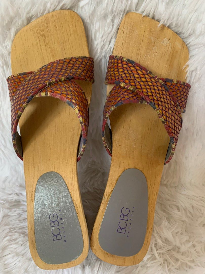 BCBG MAXAZRIA Sandals (Category: Sandals) located in Pasig City. Submitted by marjories22 (Listing ID 1341607162, Image 1). Description: BCBG MAXAZRIA Open Toe Platform Sandals Size: 8 B 38 1/2 Height: 2” Note: used once only, good as new. RFS: Decluttering MOP: GCash Only NO RETURN NO EXCHANGE OF ITEMS..