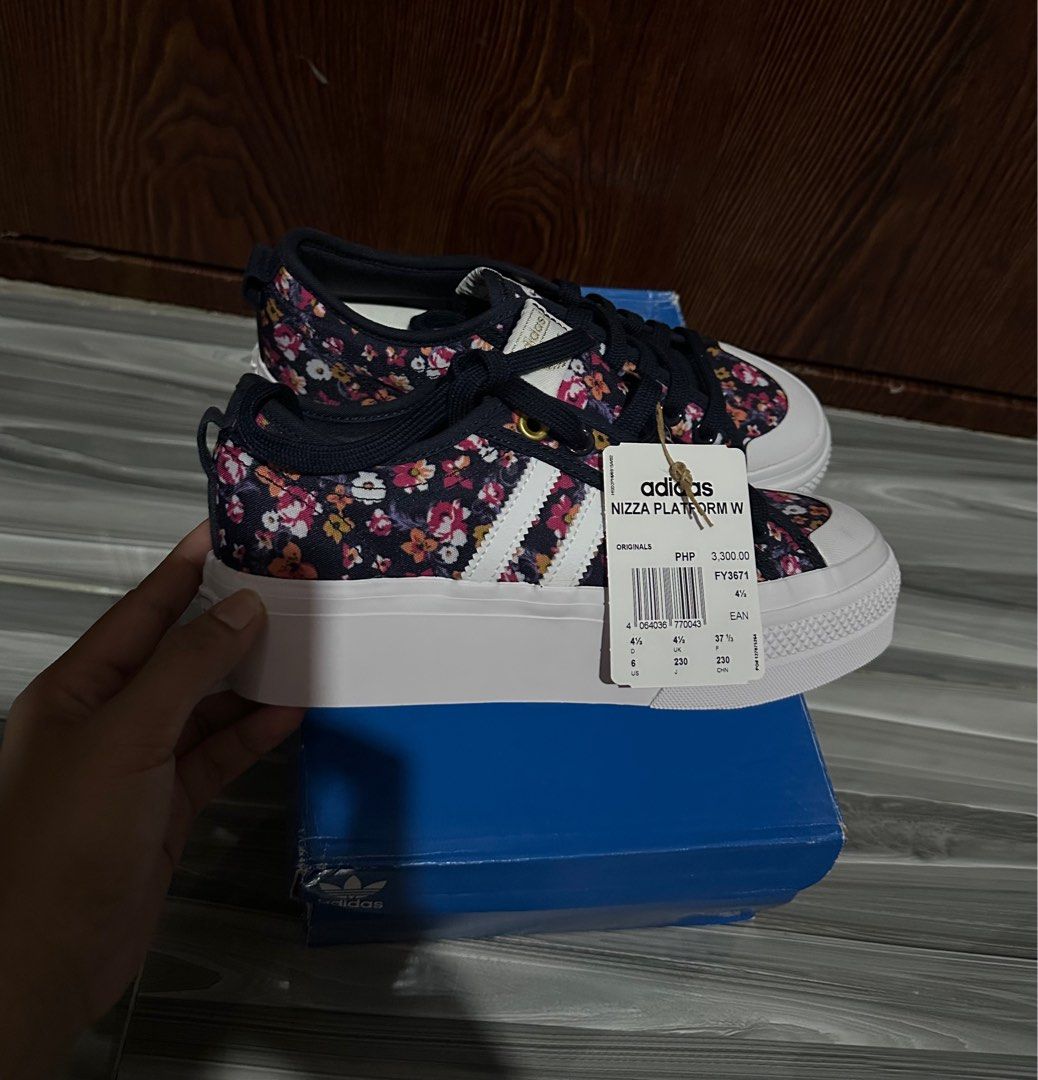 brand new adidas nizza (Category: Sneakers) located in Munoz. Submitted by hakyl (Listing ID 1341743605, Image 1). Description: brand new adidas nizza platform floral 3,300 ko nabili, 4 years ago🤣 size 37 2k nalang.