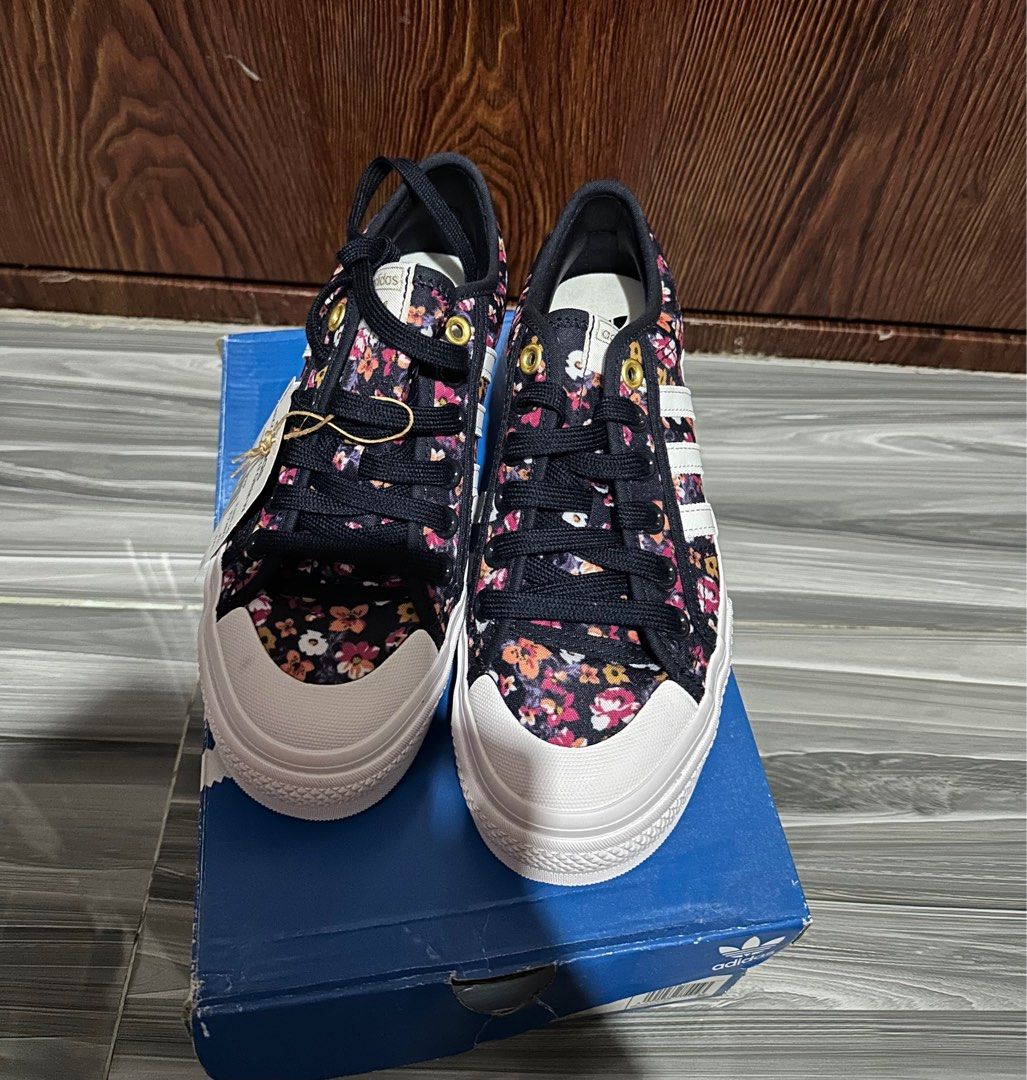 brand new adidas nizza (Category: Sneakers) located in Munoz. Submitted by hakyl (Listing ID 1341743605, Image 2). Description: brand new adidas nizza platform floral 3,300 ko nabili, 4 years ago🤣 size 37 2k nalang.