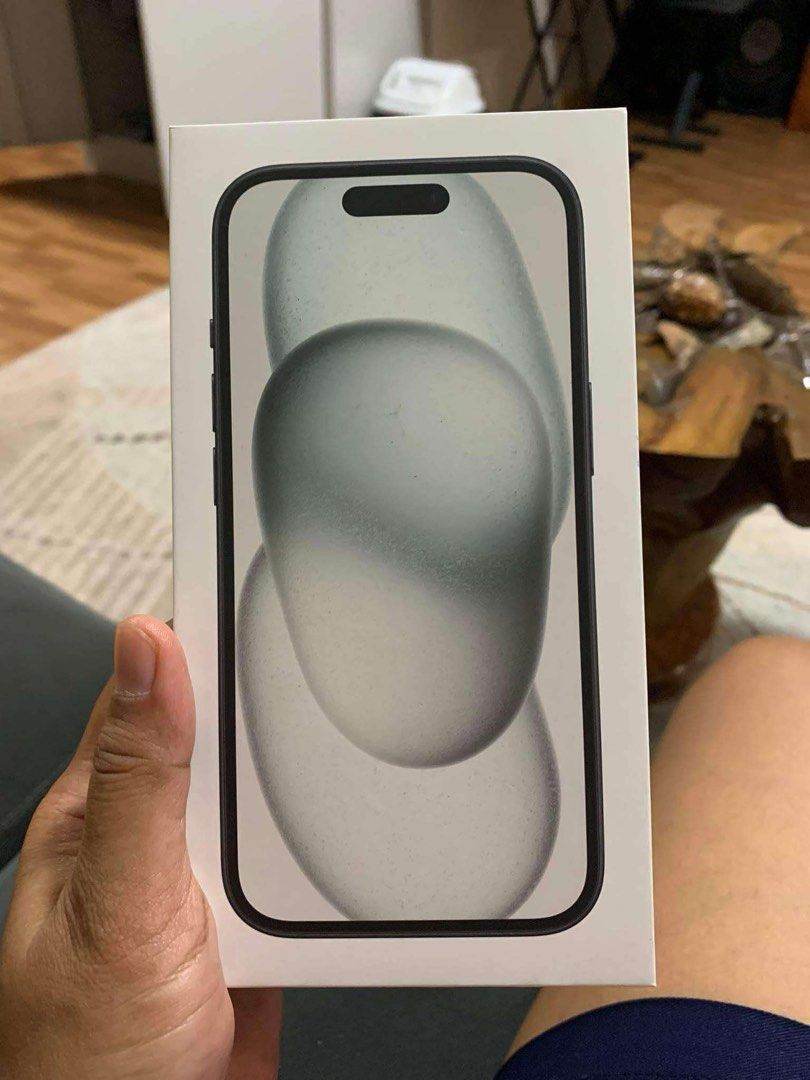 Brandnew Iphone 15 128gb (Category: iPhone 15 Series) located in Manila. Submitted by ampmd (Listing ID 1341680678, Image 3). Description: Brandnew and Sealed Iphone 15 128gb Loyalty phone from Globe 40,000 Fixed plus SF with insurance.