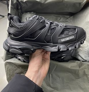 (Category: ) located in . Submitted by fashion.shoppp (Listing ID 1341548158, Image 1). Description: .